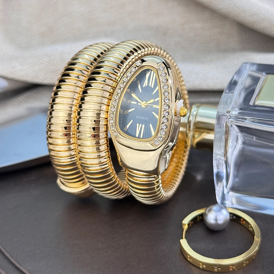 Women's fashion high quality Serpentine alloy watch with diamond case Celebrity style high-grade quartz bracelet watch