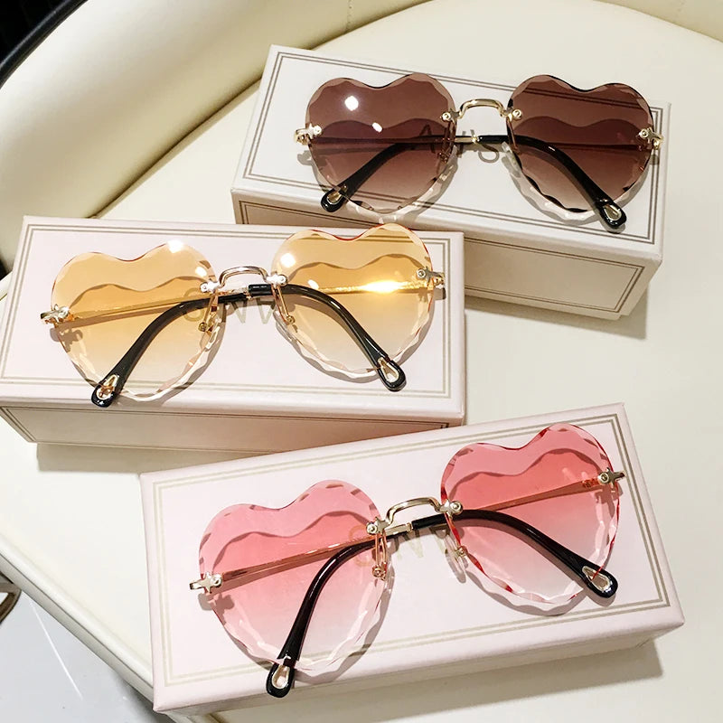 Love Heart Shaped Sunglasses Women Brand Design 2025 Rimless Cat Eye Frame 90S Sun Glasses Clear Lens Gradient Shades Gift S335