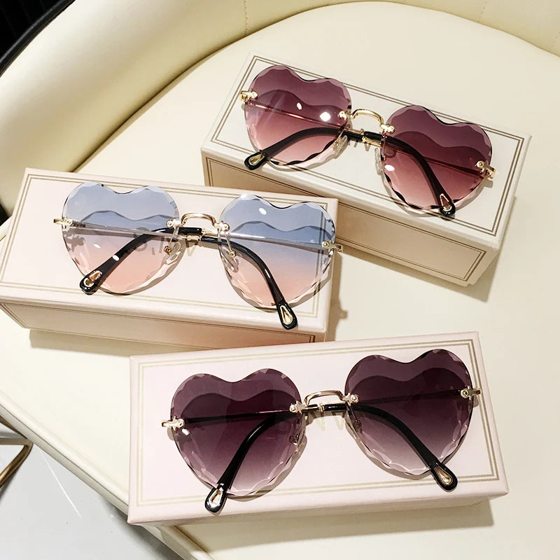 Love Heart Shaped Sunglasses Women Brand Design 2025 Rimless Cat Eye Frame 90S Sun Glasses Clear Lens Gradient Shades Gift S335