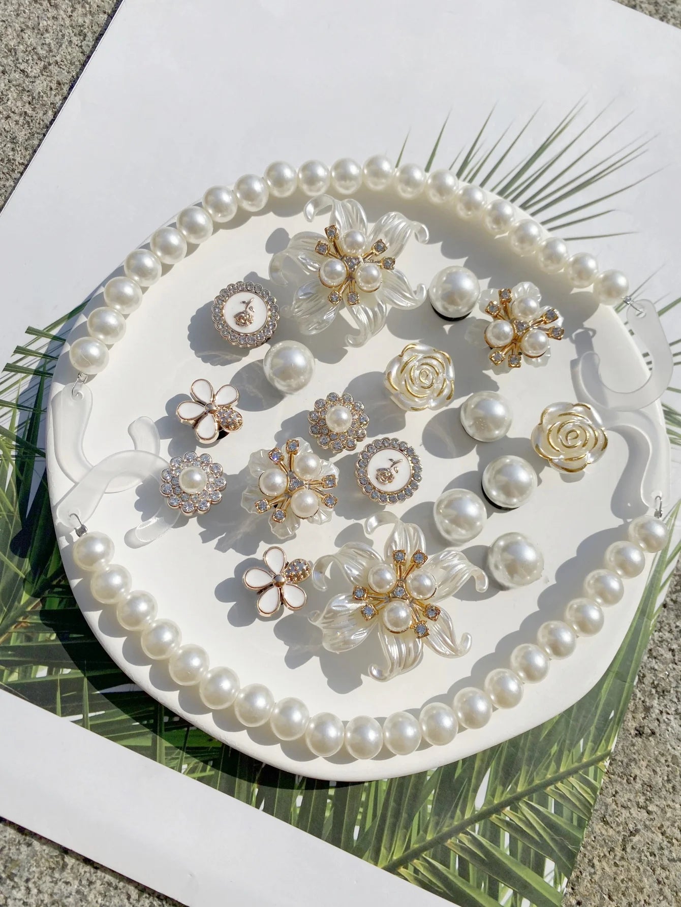 20 white camellias, ABS pearl chain DIY detachable shoe accessories, suitable for women sandals, slippers, beach bag multi-funct