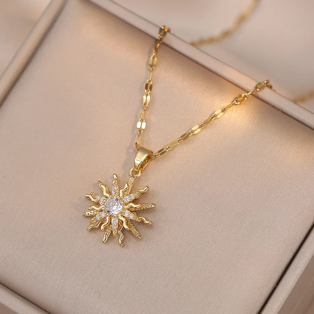 Light Luxury Spin Zircon Flower Pendant Necklace for Women Gold Color Quality High Sense Chain Necklaces Party Jewelry Gifts