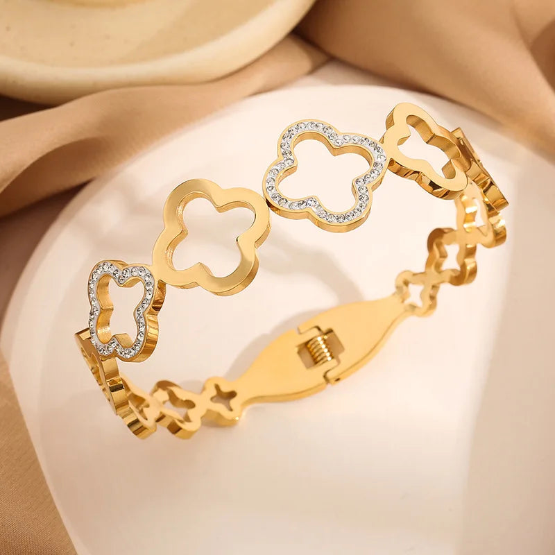 UILZ Stainless Steel Hollow Four-leaf Clover Spring Buckle Bracelet