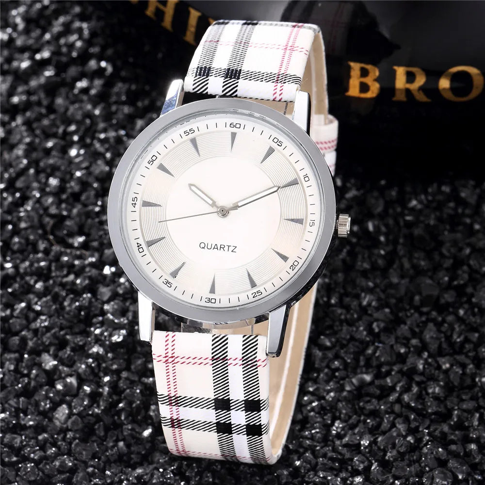 New Fashion Women Watch Simple Vintage Plaid Leather