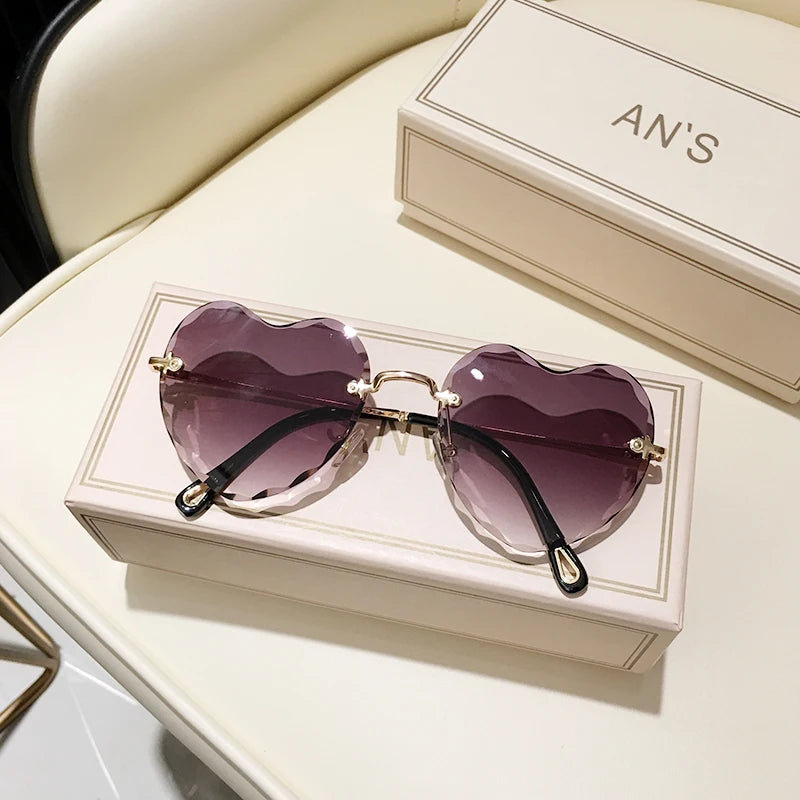 Love Heart Shaped Sunglasses Women Brand Design 2025 Rimless Cat Eye Frame 90S Sun Glasses Clear Lens Gradient Shades Gift S335