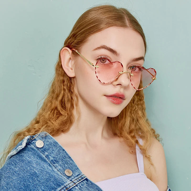 Love Heart Shaped Sunglasses Women Brand Design 2025 Rimless Cat Eye Frame 90S Sun Glasses Clear Lens Gradient Shades Gift S335