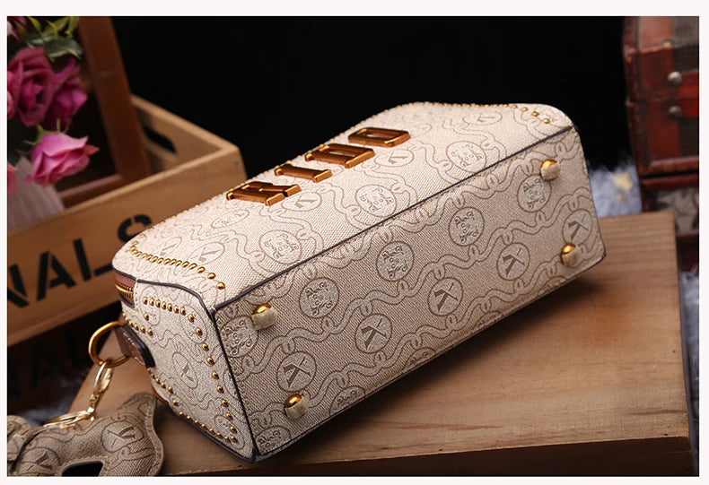 Light luxury brand women's handbag 2025 new autumn and winter fashion retro designer