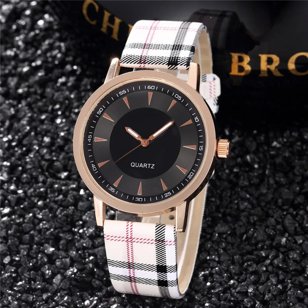 New Fashion Women Watch Simple Vintage Plaid Leather