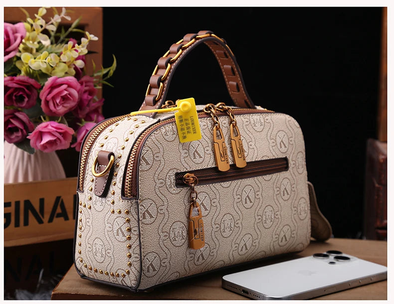 Light luxury brand women's handbag 2025 new autumn and winter fashion retro designer