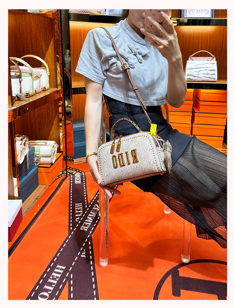 Light luxury brand women's handbag 2025 new autumn and winter fashion retro designer