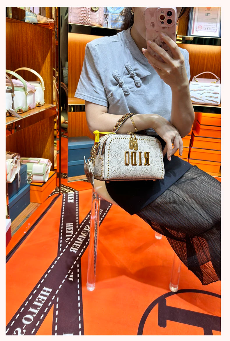 Light luxury brand women's handbag 2025 new autumn and winter fashion retro designer
