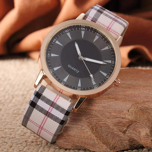 New Fashion Women Watch Simple Vintage Plaid Leather